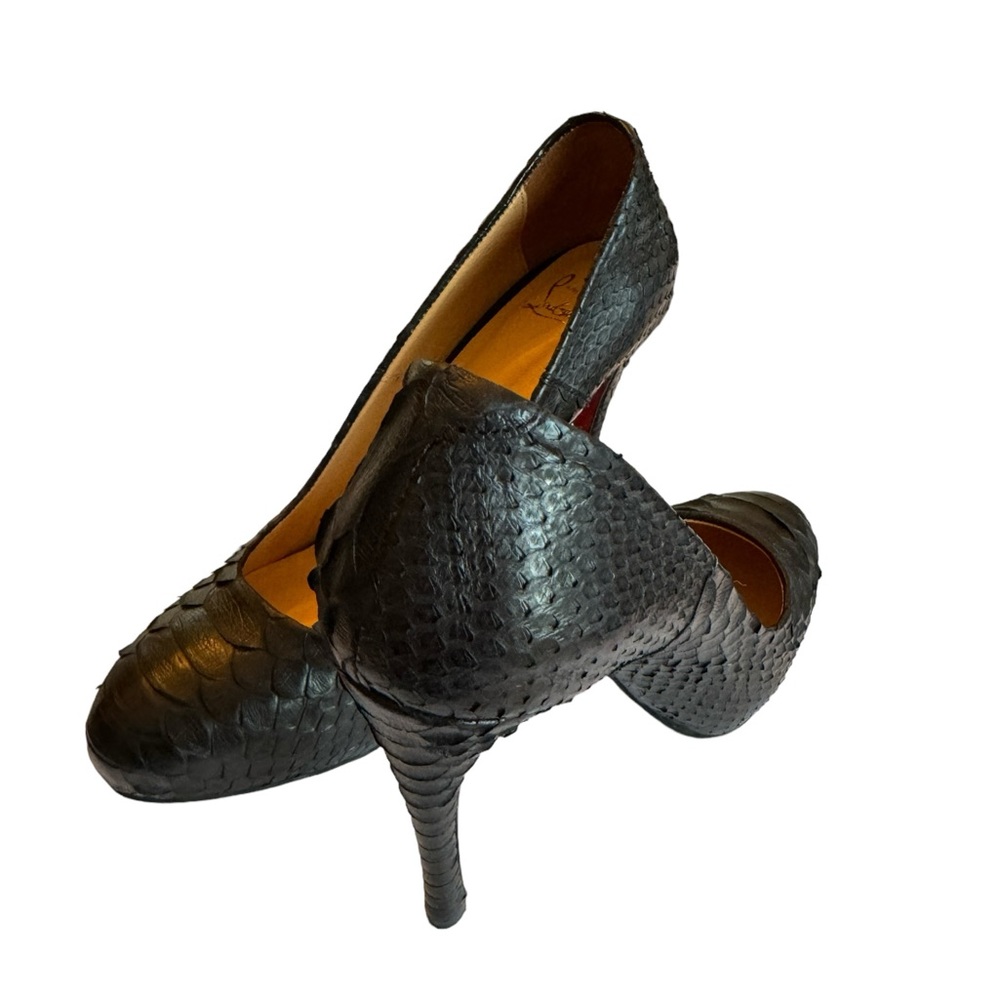 Genuine python pumps. Size 40. No box, no dust bag.
